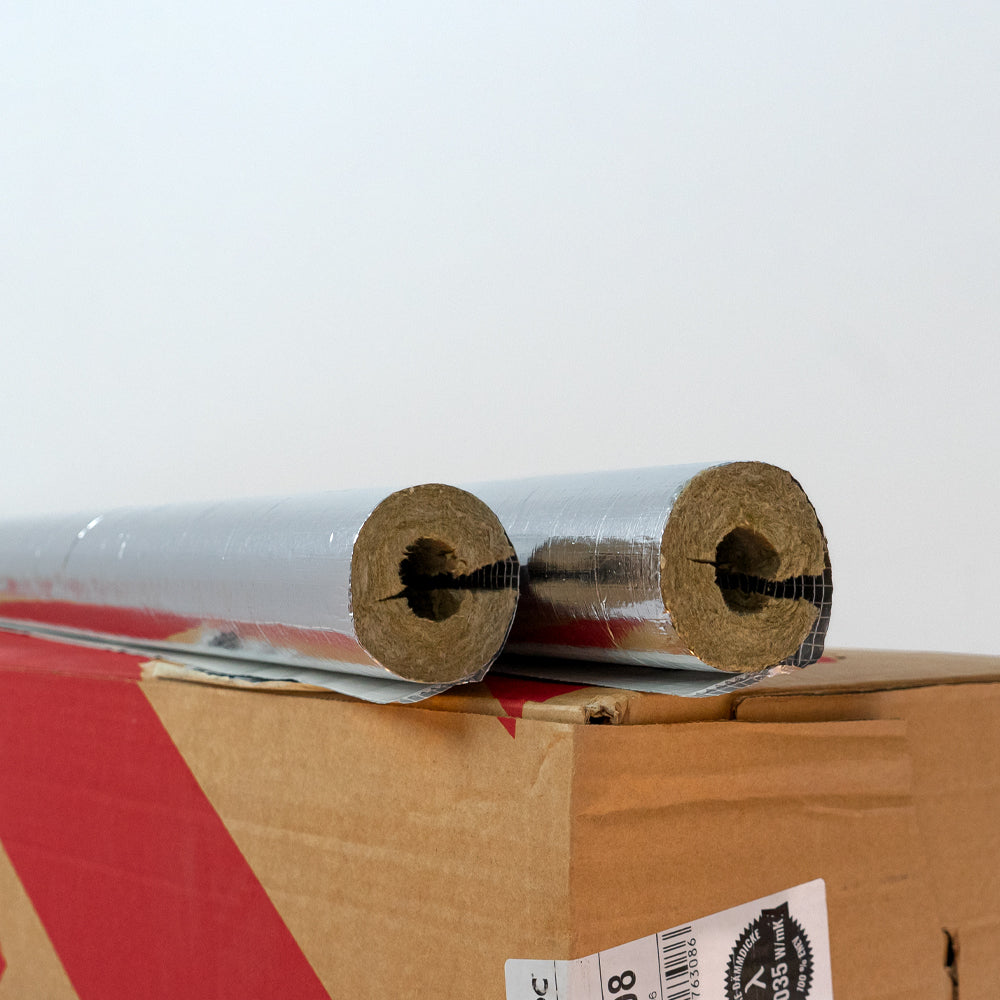 Rohrisolierung-HVAC-Paroc-Alucoat-T-Rohrschale-alukaschiert-karton-schalen nah
