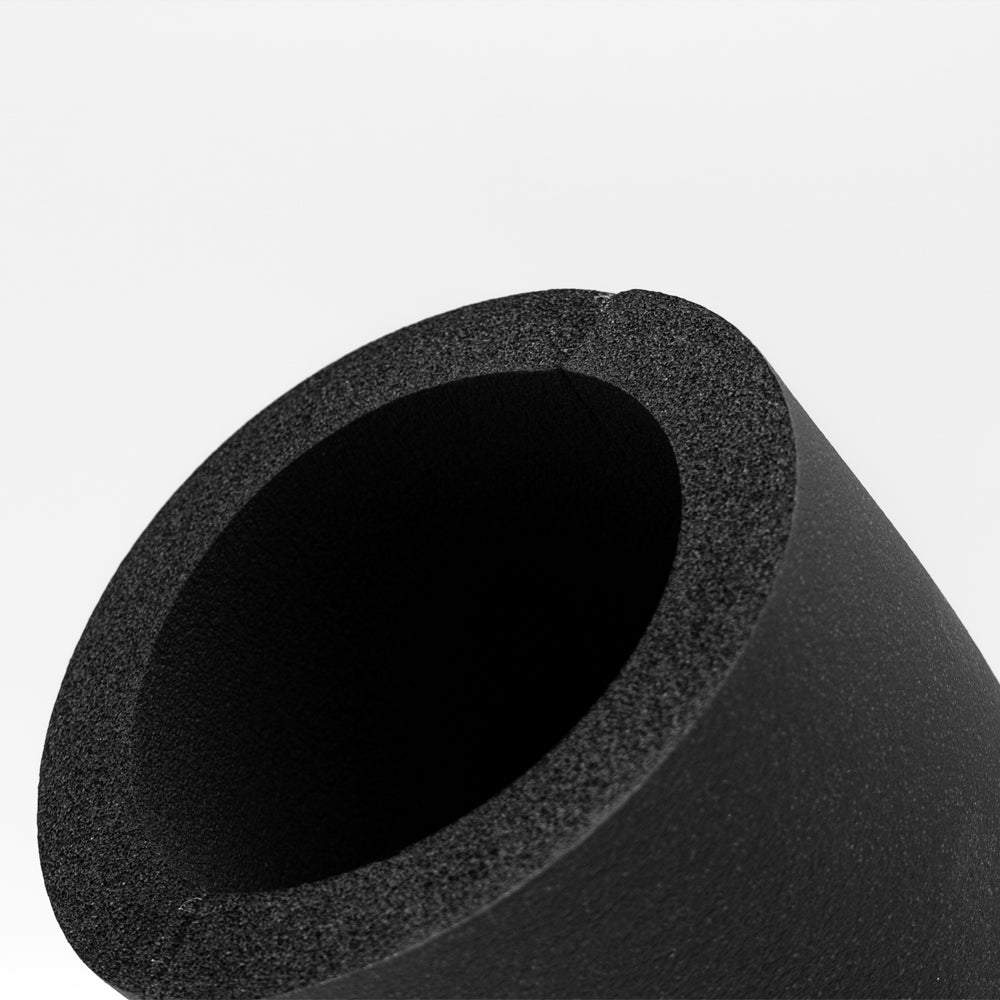 Struktur von Armaflexisolierung an der Schnittkante des 45° Formteils