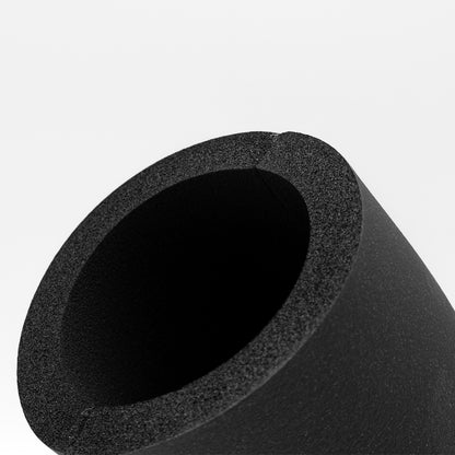 Struktur von Armaflexisolierung an der Schnittkante des 45° Formteils